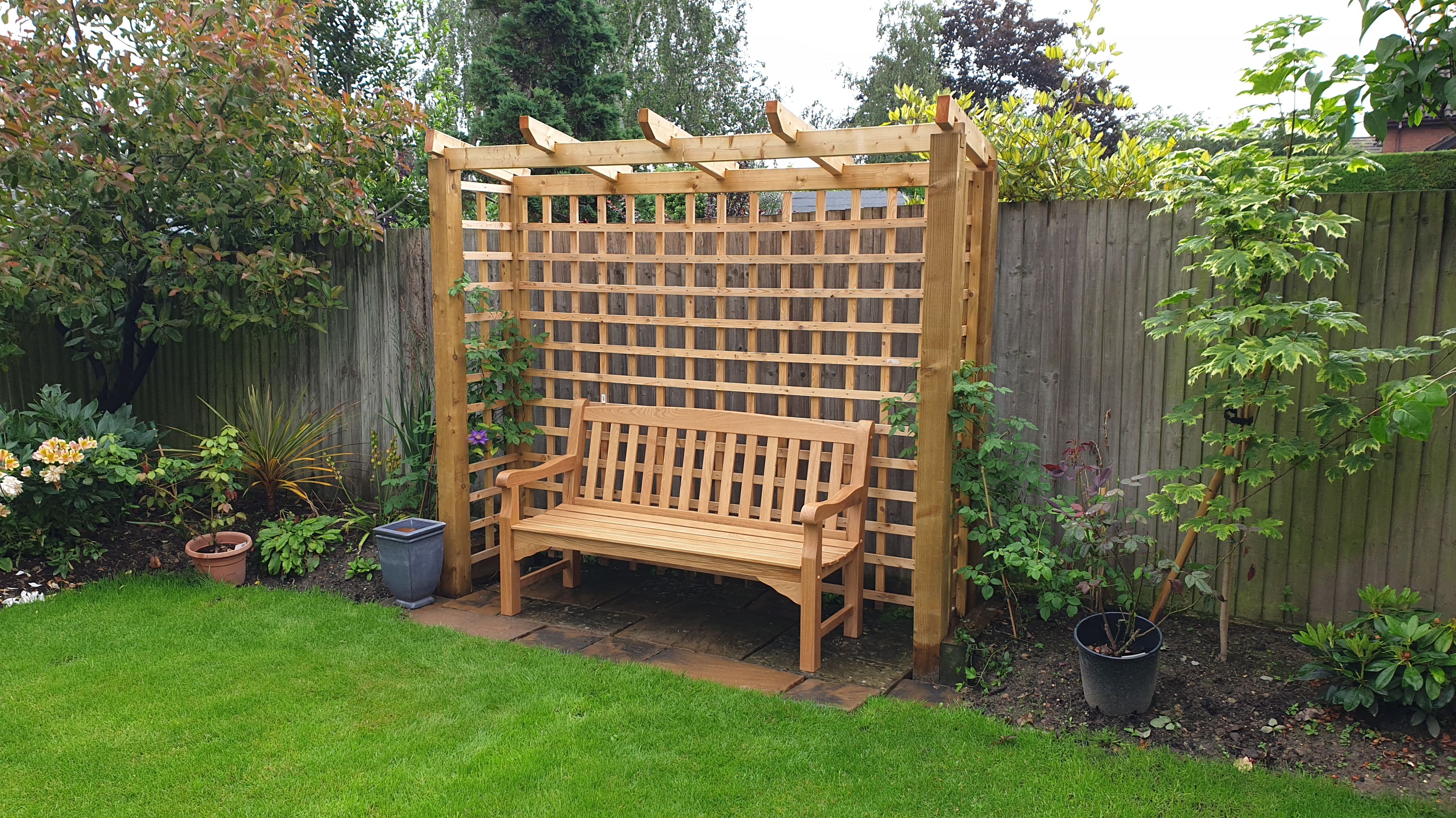 <h4>Bespoke pergolas</h4>