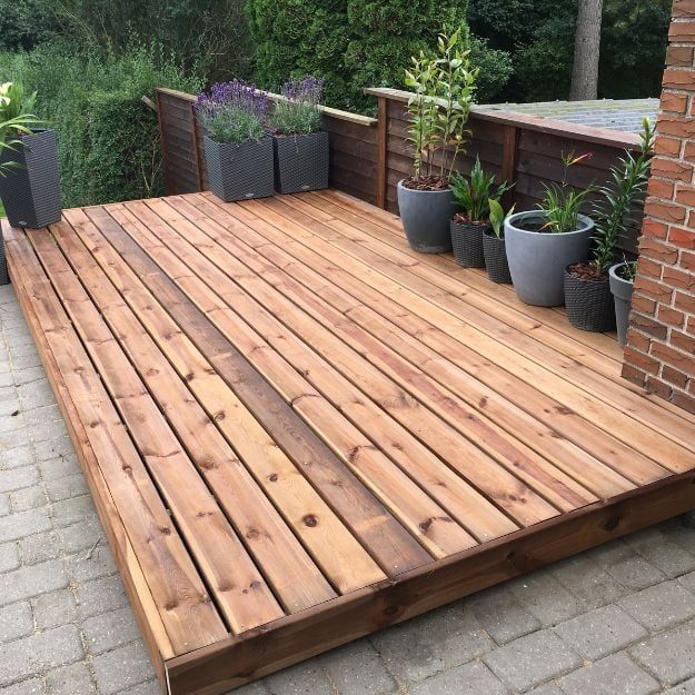 <h4>Decking & paving</h4>